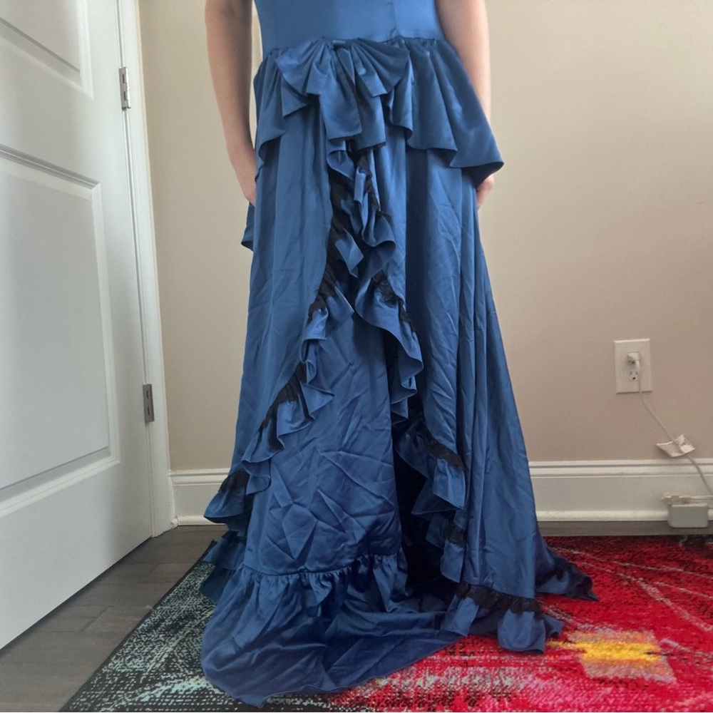 Victorian Choice Renaissance Tiered Hem Dress - Picture 6 of 11